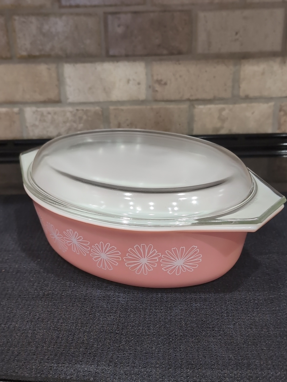 Vintage 50's Pyrex 2.5 Quart 045 Pink Daisy Oval Casserole Baking Dish - Picture 1 of 12